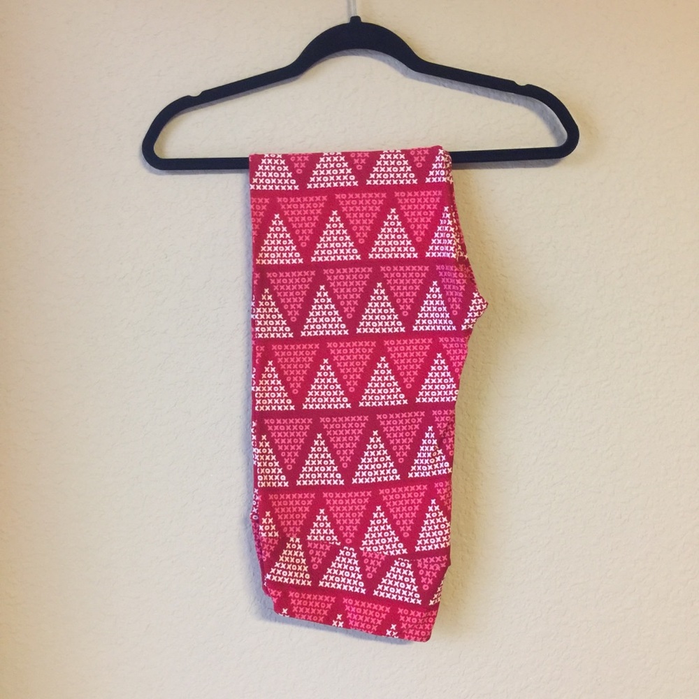 LuLaRoe Valentine’s Leggings TC